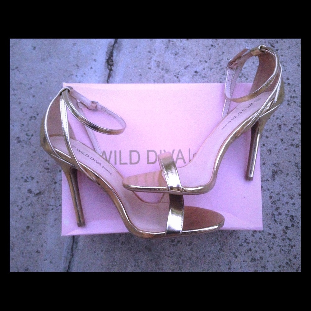 New Gold Heels 😍💕🙌🏽 - Picture 1 of 1