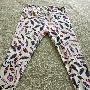 LuLaRoe Tall & Curvy leggings - FEATHERS UNICORN