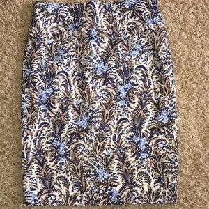 Women's patterned skirt size 0!