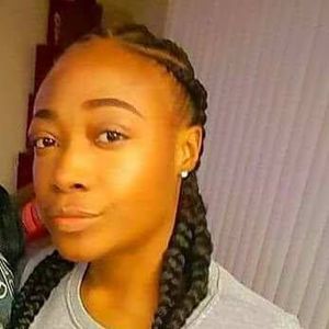 Meet your Posher, Dee