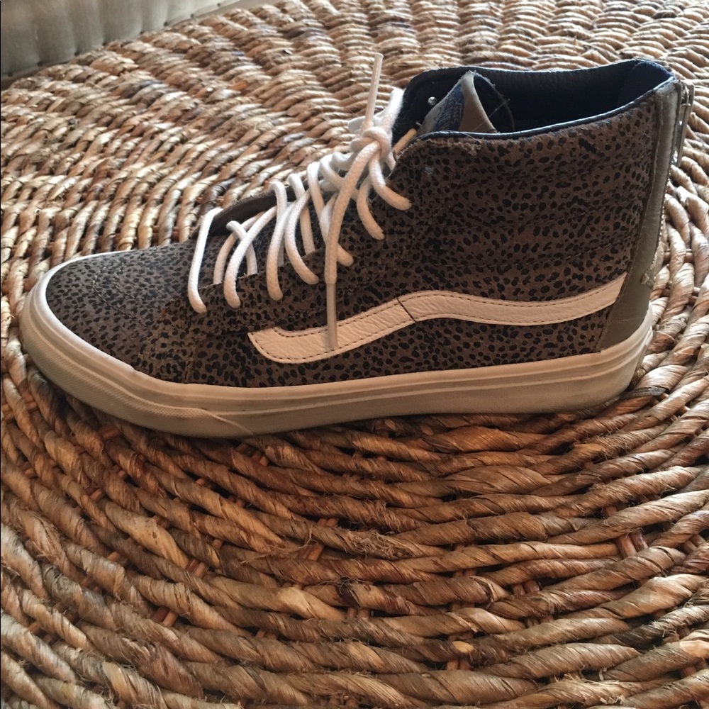 VANS || Unique Leopard Spotted Zip Detailed Vans