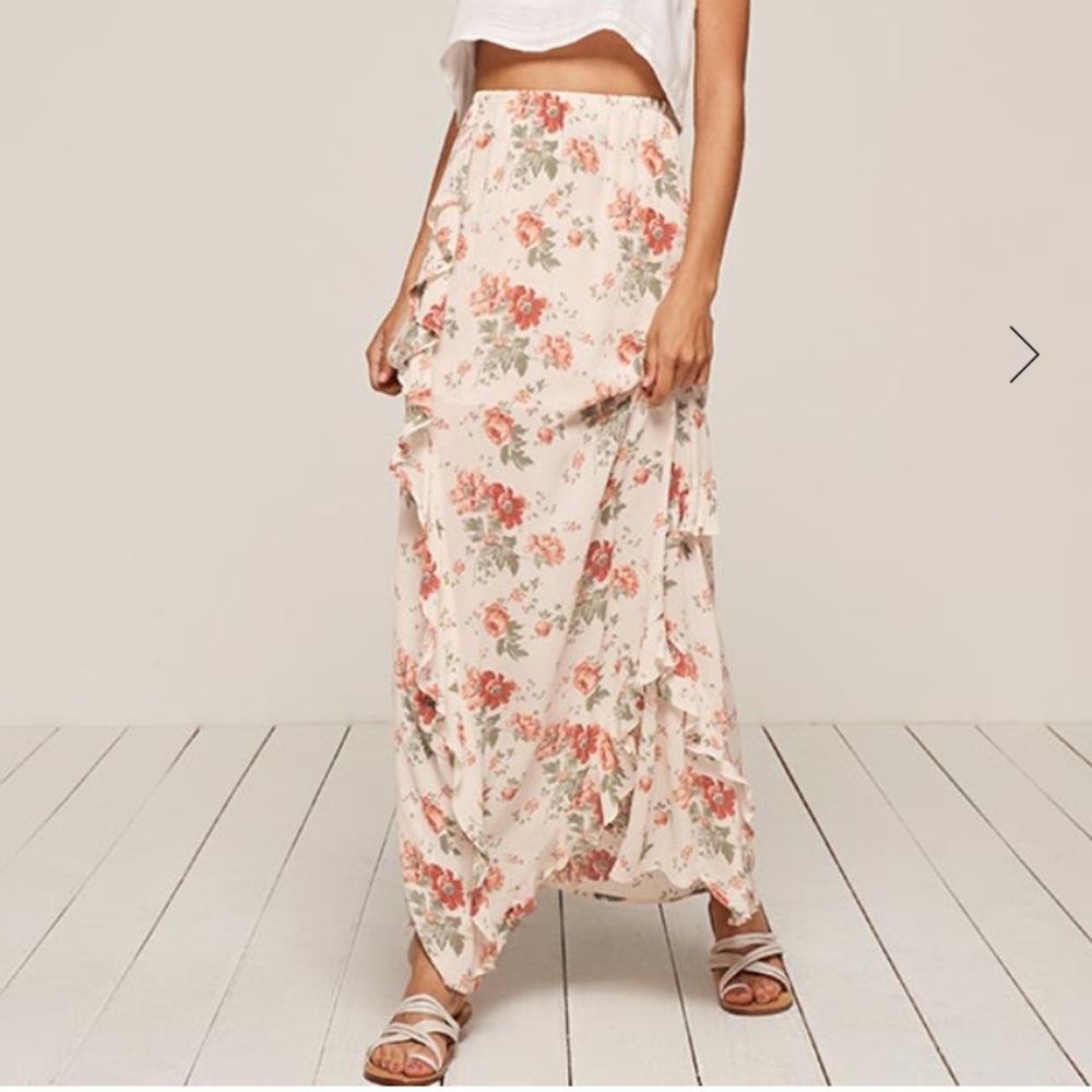 🏷 NWT Reformation Della Skirt in Veranda Print