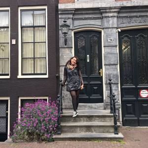 Meet your Posher, Büşra