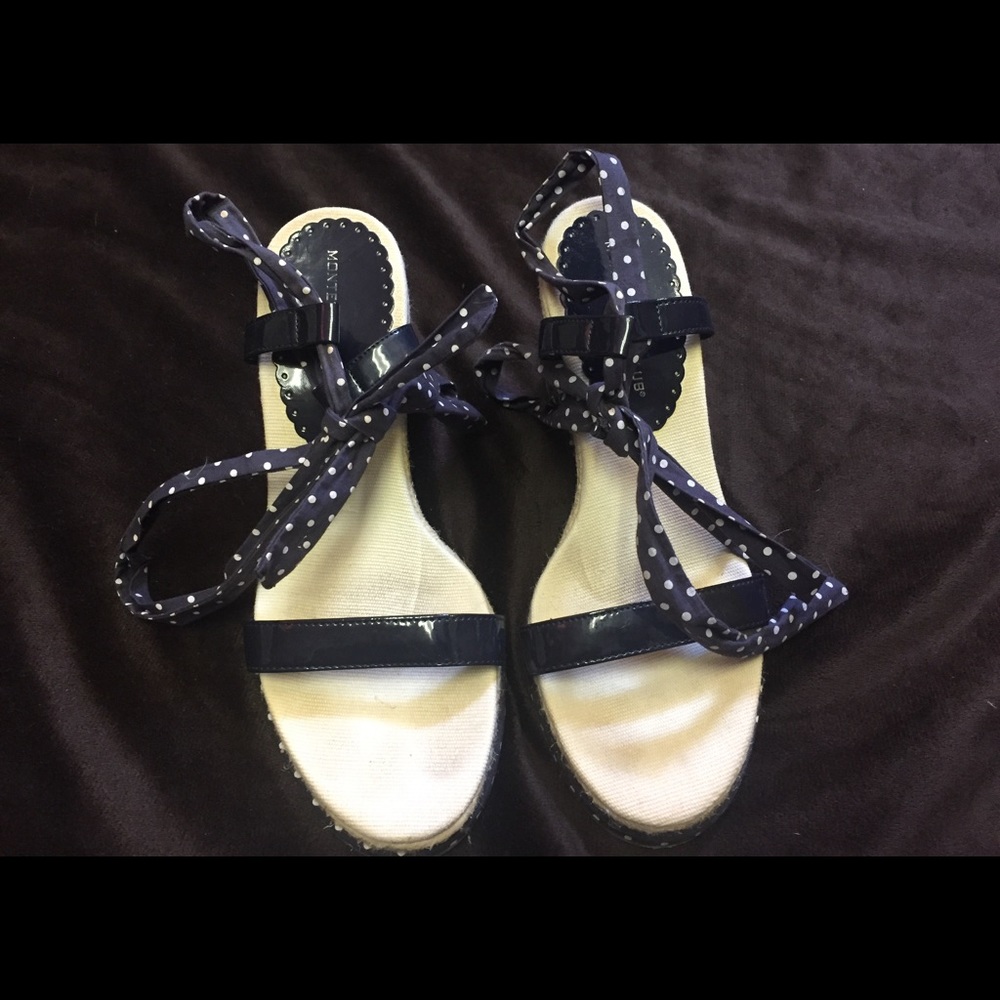 Kitschy Montego Bay wedge