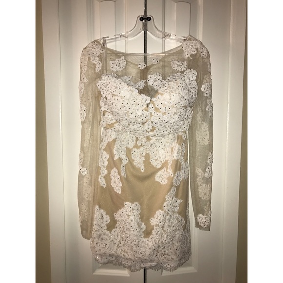 Two-piece lace dress - Picture 4 of 7