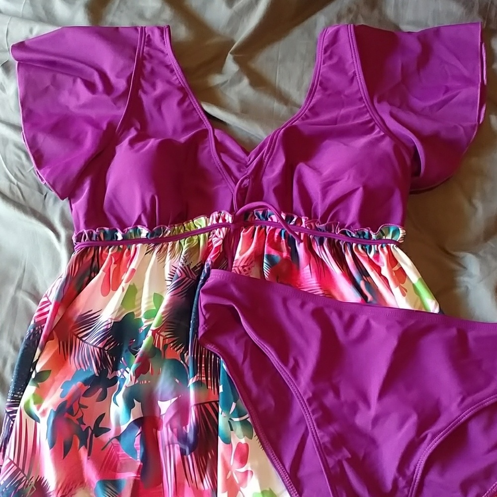 Flowy swimsuit dress: NWOT