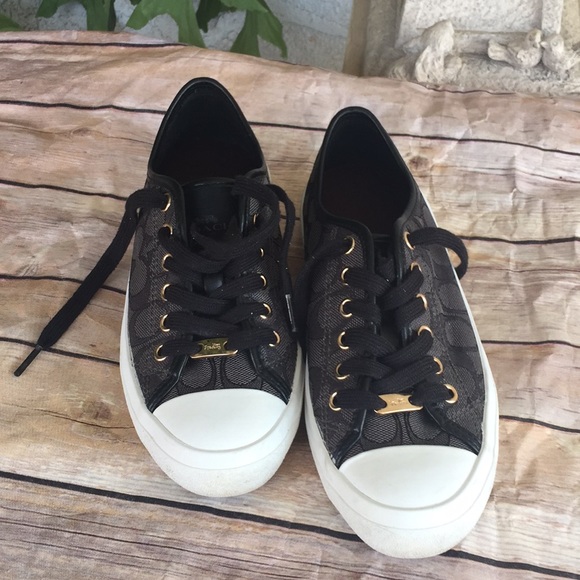 Coach size 61/2 like new black - Picture 1 of 5