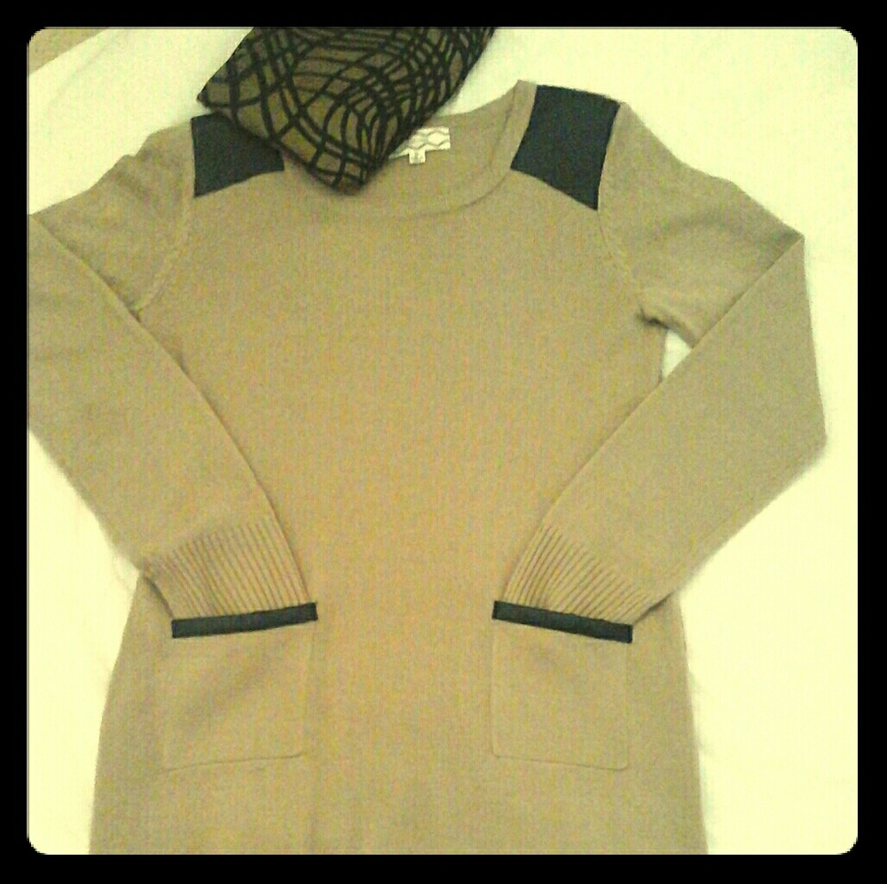 Sweater dress with pockets