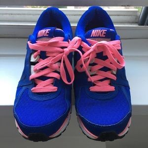 Nike Dual Fusion ST2 Sneakers (US size 6, womens)
