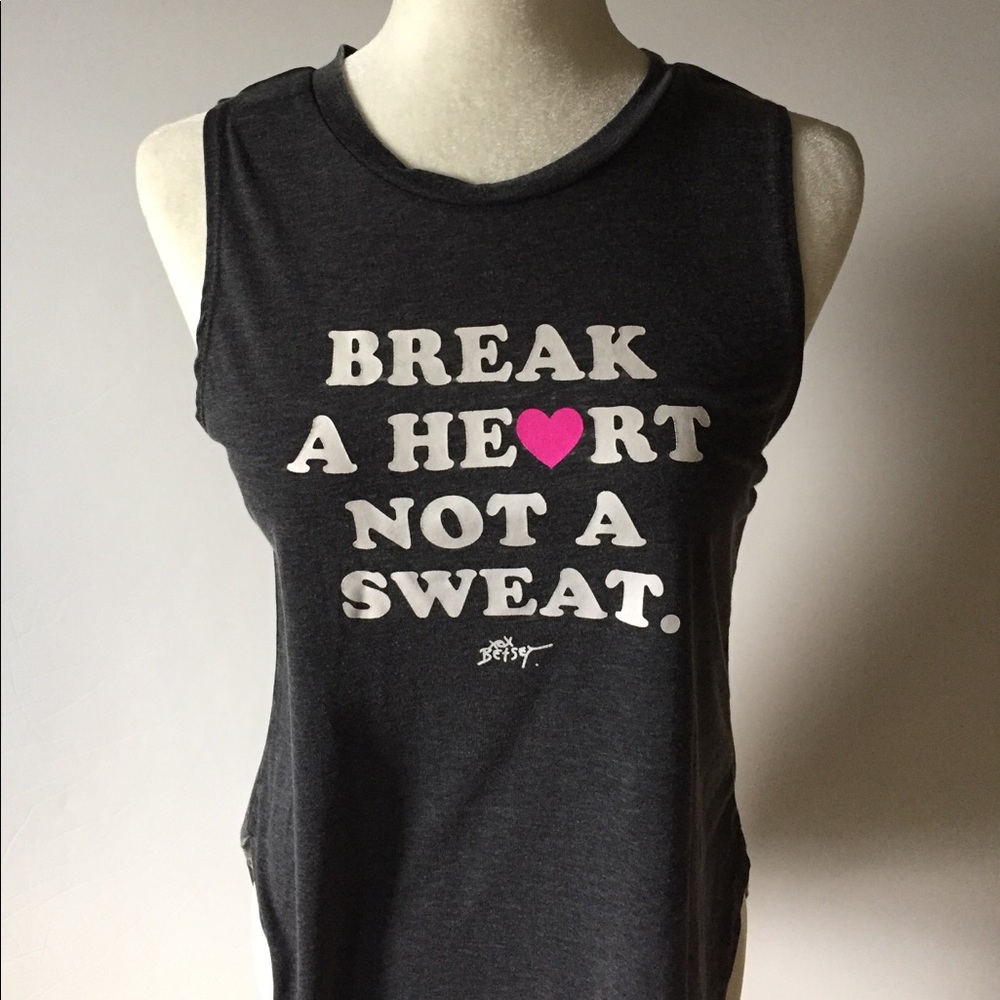 NWT Betsey Johnson Performance Break A Heart Tee