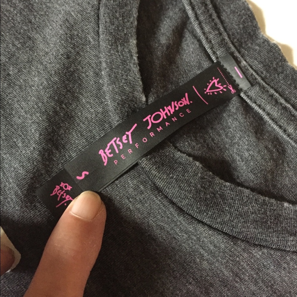 NWT Betsey Johnson Performance Break A Heart Tee - Picture 8 of 8