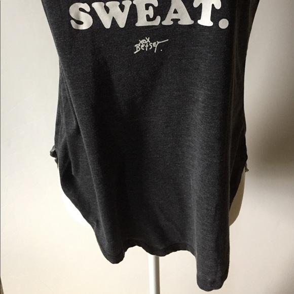 NWT Betsey Johnson Performance Break A Heart Tee - Picture 2 of 8