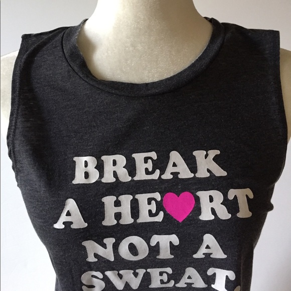 NWT Betsey Johnson Performance Break A Heart Tee - Picture 7 of 8