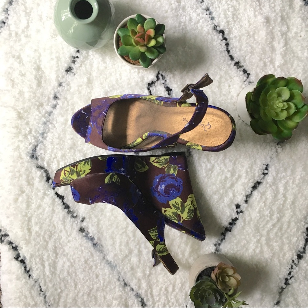 NWOT Floral Wedge Heels