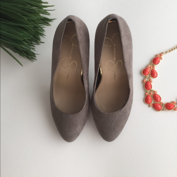 SOLD!!! Jessica Simpson grey heels - Picture 4 of 5