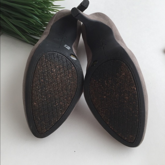 SOLD!!! Jessica Simpson grey heels - Picture 5 of 5