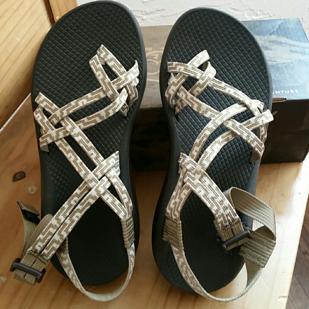 Never worn Women's Chaco's z/cloud x2