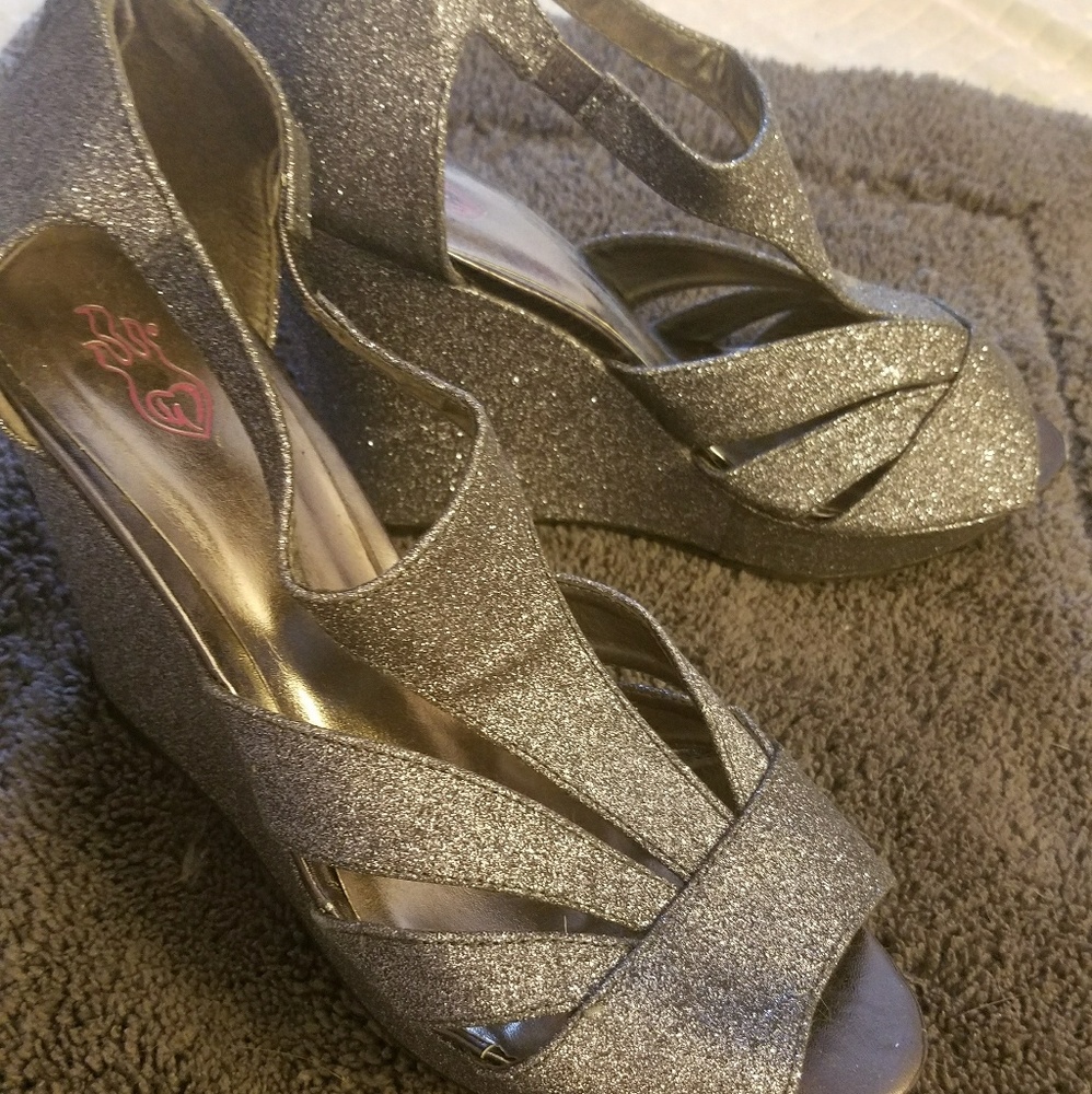 Size 11 wedges