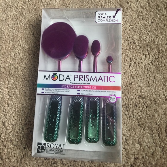 Pro Make Up brushes - Picture 1 of 1