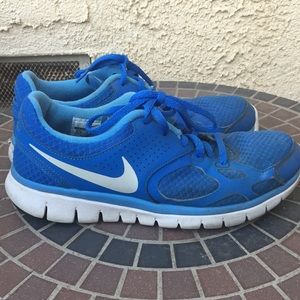 🌻Nike shoes! 8.5 women