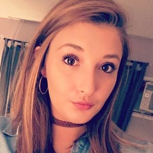 Meet your Posher, Daniella