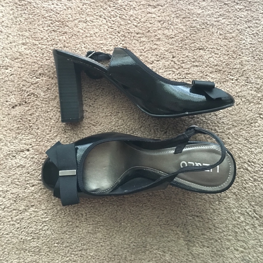Liz and Co pumps
