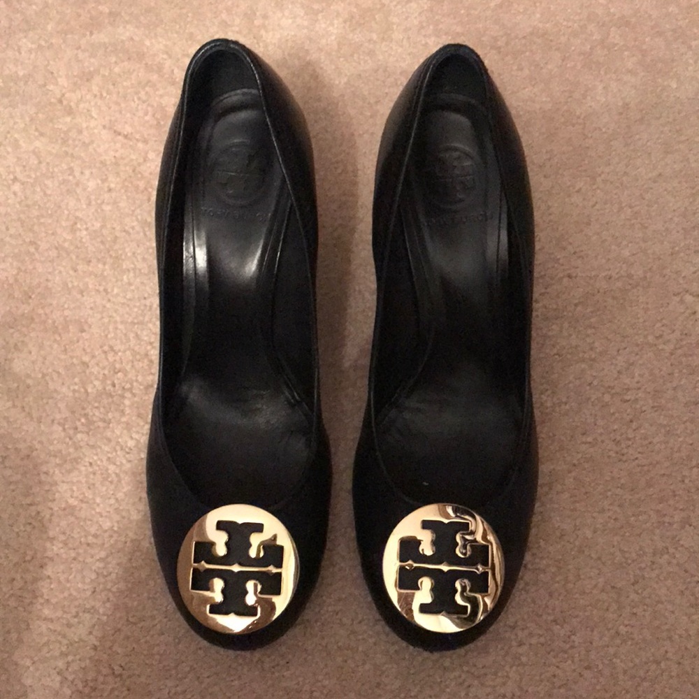 Tory Burch wedge size 10 - great condition!!