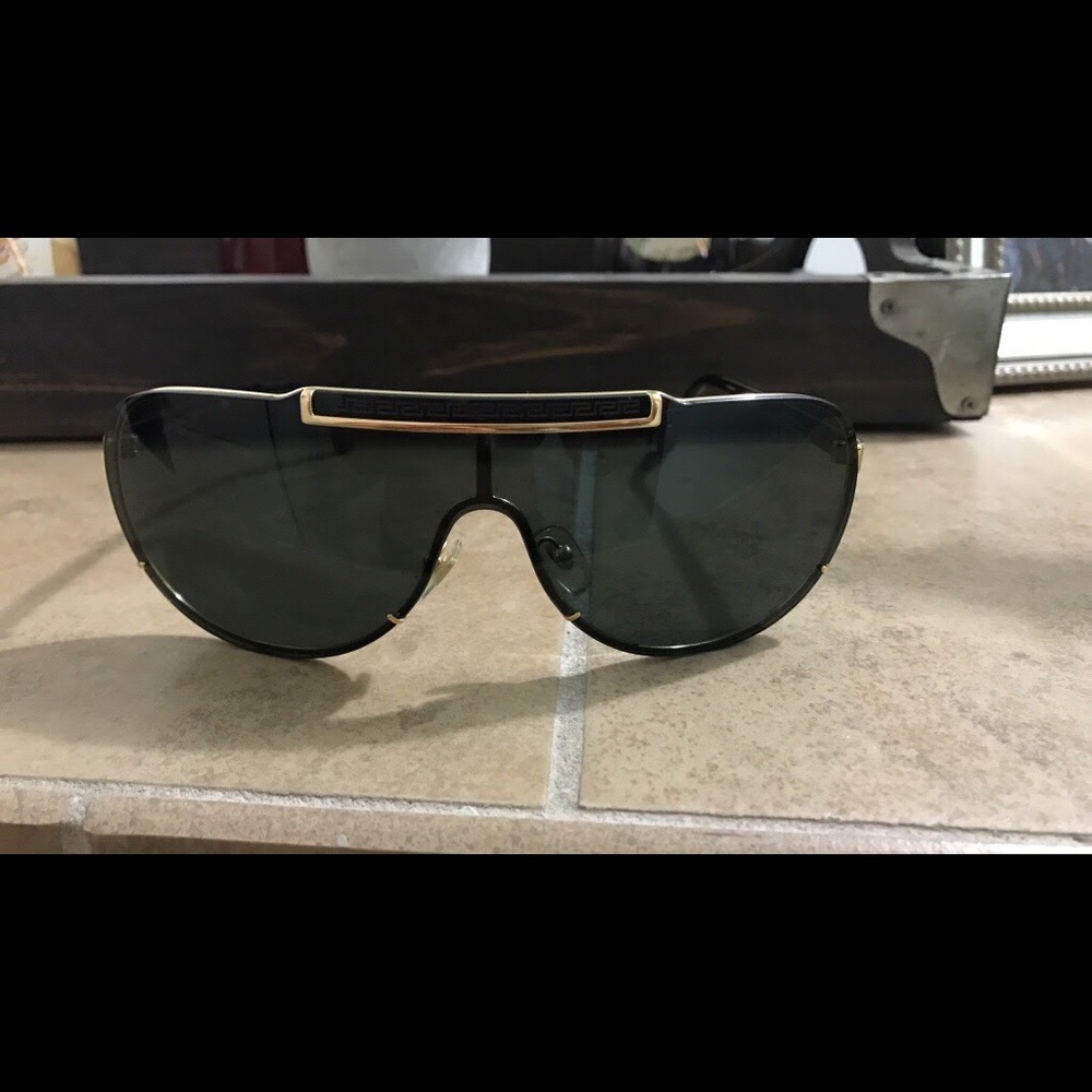 Versace sunglasses VE 2140 black 1002/87