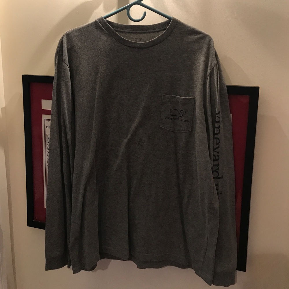 Worn only two times vineyard vines shirt