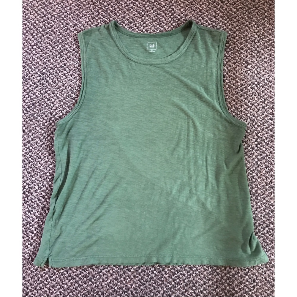 GAP distressed Tank