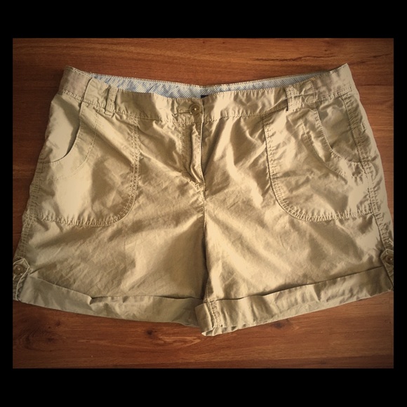 Tommy Hilfger shorts - Picture 1 of 3