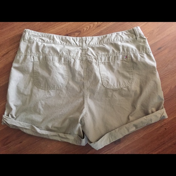 Tommy Hilfger shorts - Picture 3 of 3