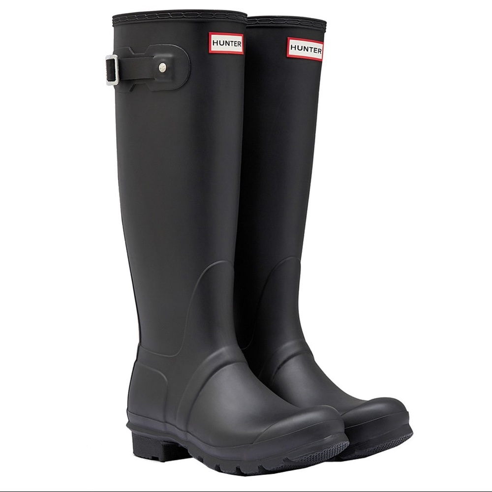 *Authentic* BNIB Hunter Matte Black Rain Boots 8