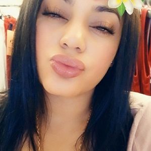 Meet your Posher, Cristal