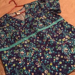 XL scrub top