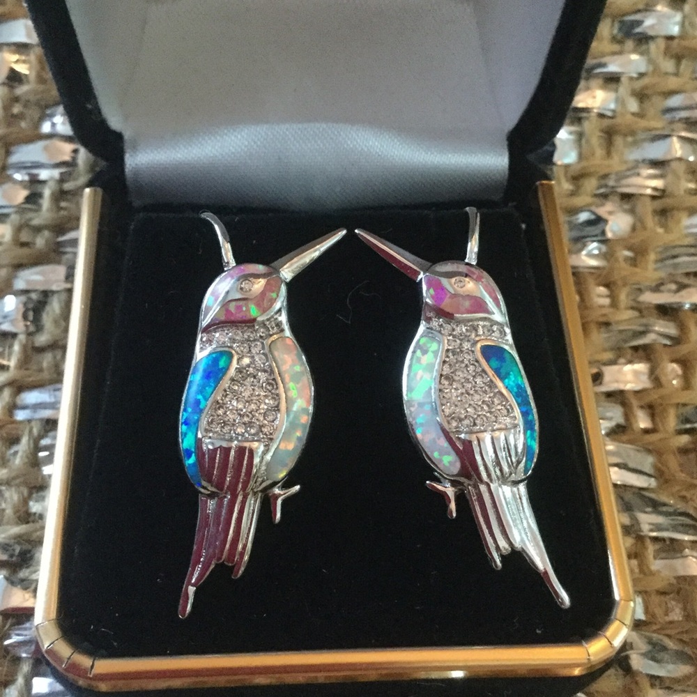 Enchanting Hummingbird Earrings - Picture 3 of 6