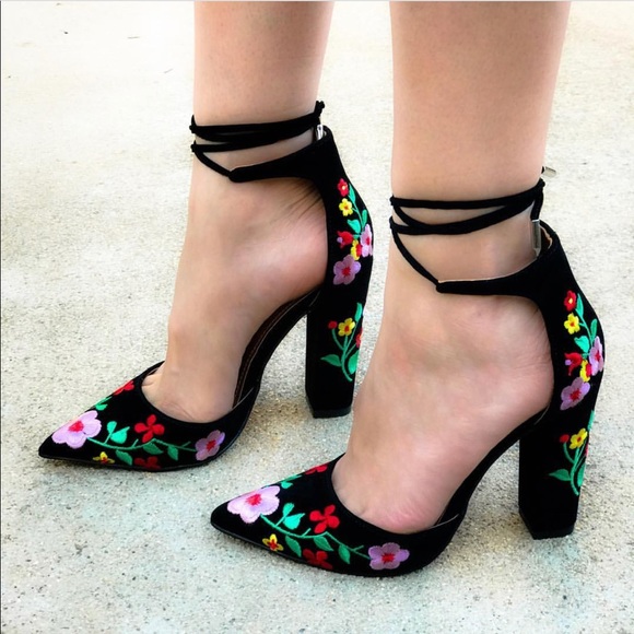 🐣💐Spring Fling HP💐🐣✨Vere Flower Pumps✨ - Picture 2 of 2