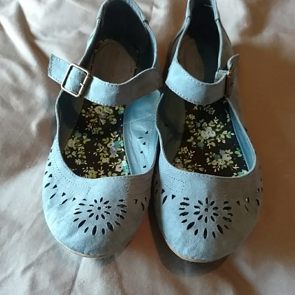 Cute ballet style flats