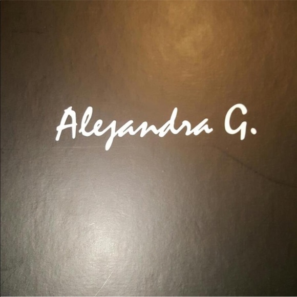 Heels - Picture 6 of 6