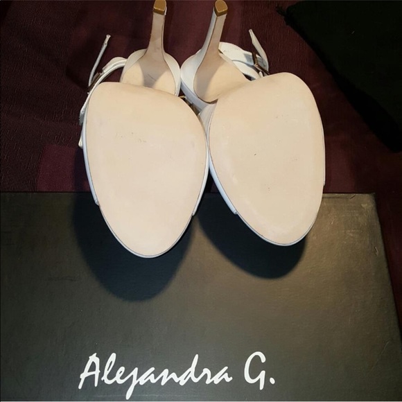 Heels - Picture 4 of 6