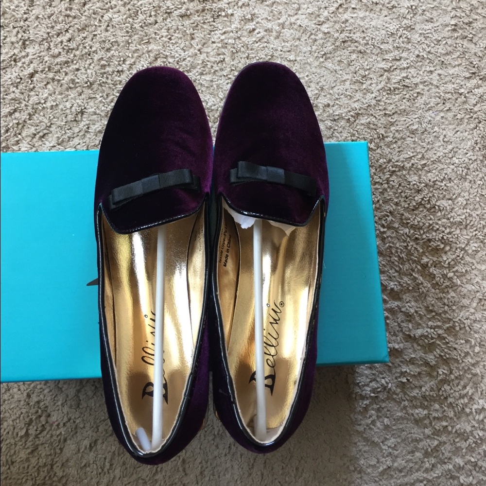 BNWB plum velvet smoking slipper from Bellini.