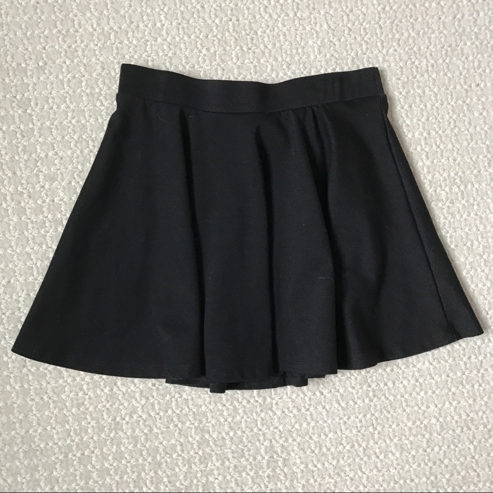 Forever 21 black mini skirt