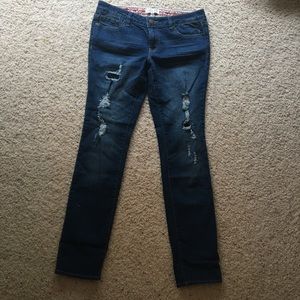 Heritage Distressed Jeans