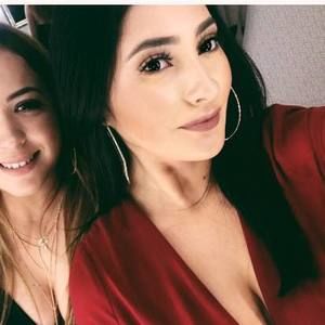 Meet your Posher, Jessenia victoria