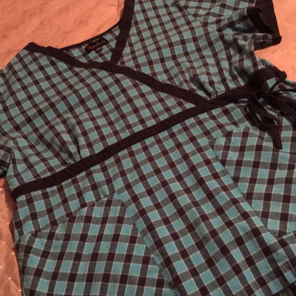 XL scrub top