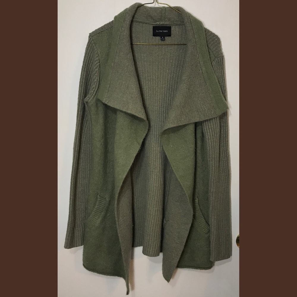 army green long sleeve sweater shall