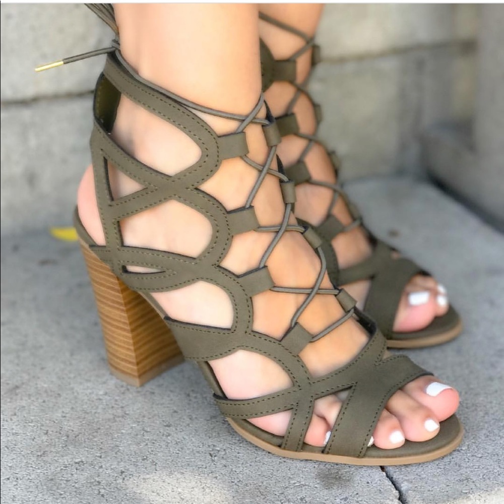 ✨AO-Filo Block Heels✨