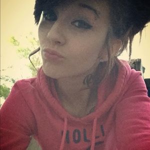 Meet your Posher, Kayla