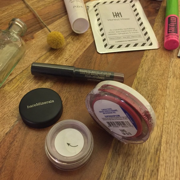 Now Sold Separately 🆕 25 skincare/masks/makeup - Picture 5 of 5