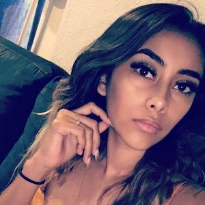 Meet your Posher, Estefania